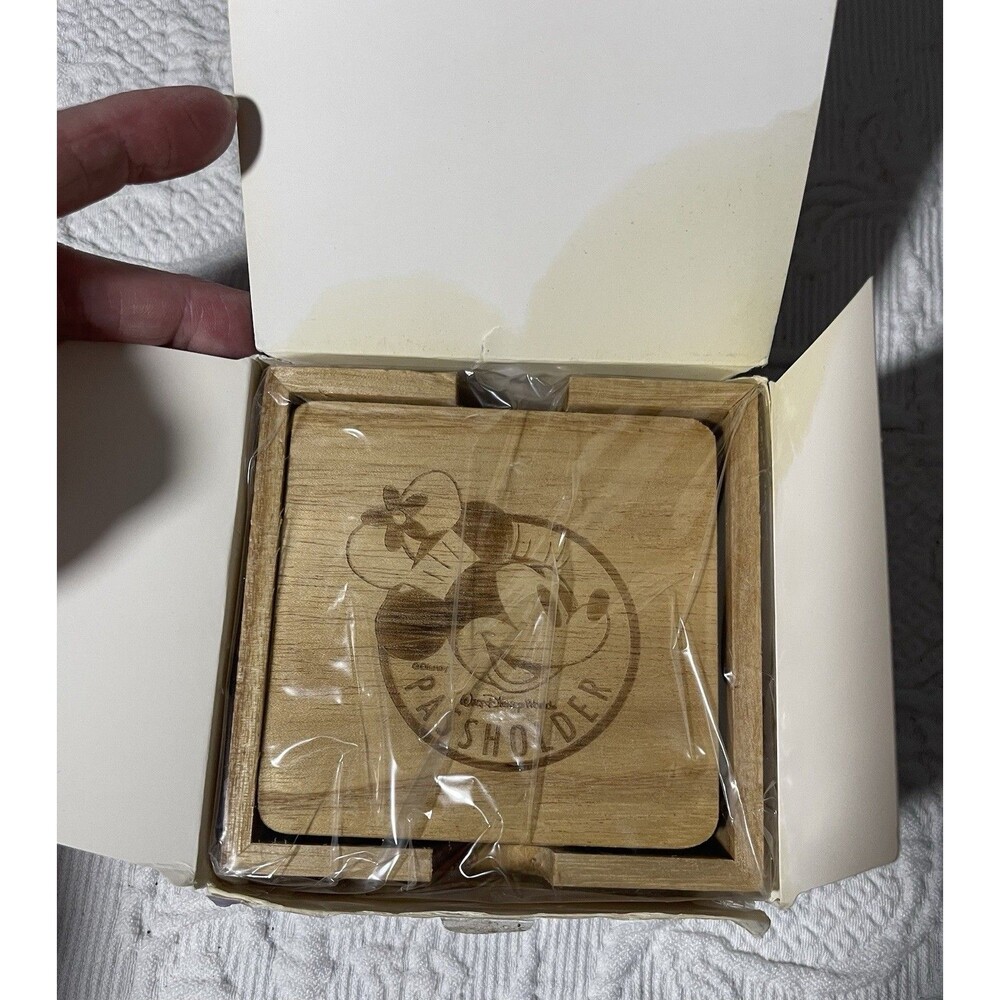 Walt Disney World Annual Passholder Wooden Coaster Chef Minnie Mouse Set Of 4